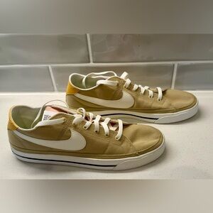 Nike Low-Top Canvas Sneakers - never worn! Men’s 10